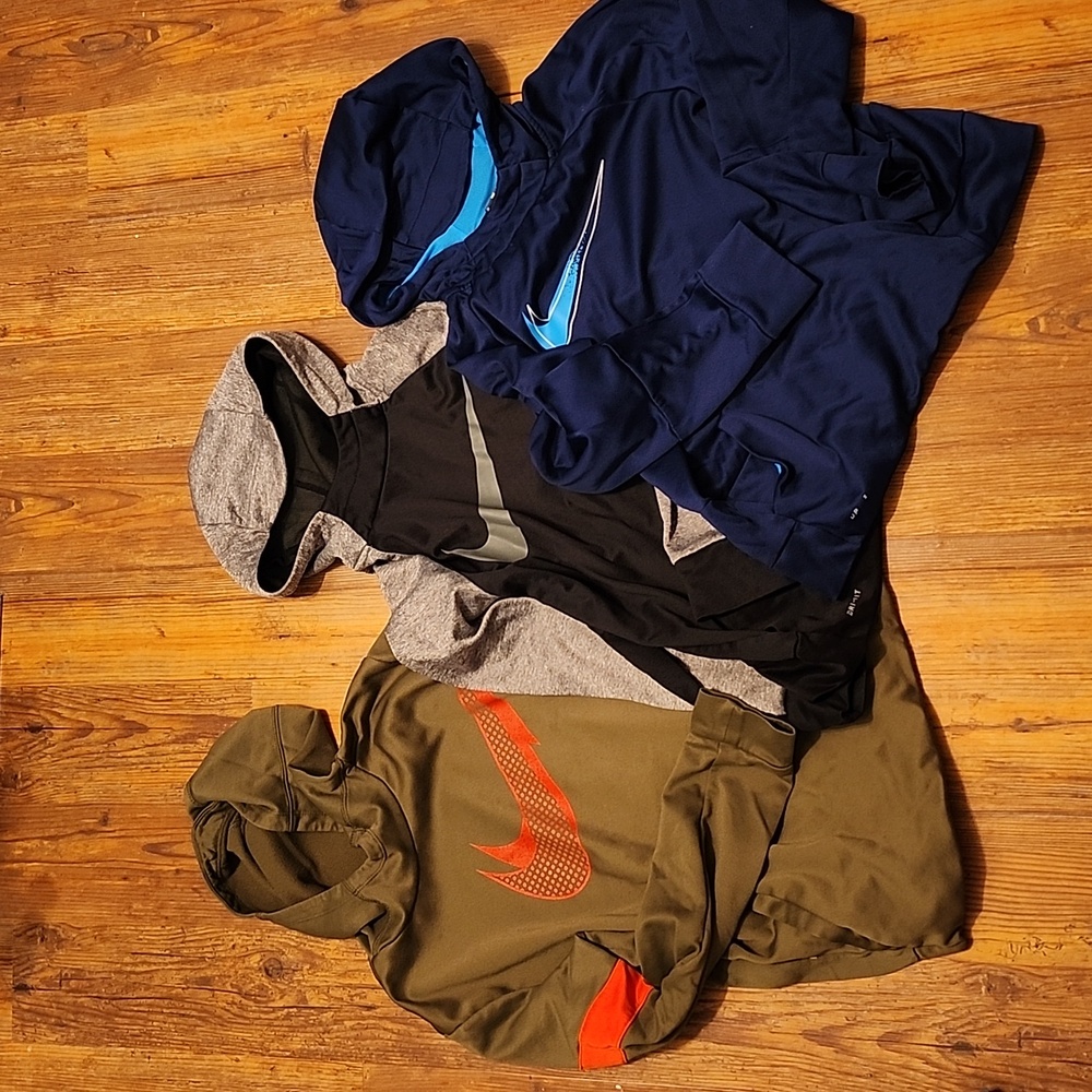 3 XL Nike dry fit hoodies